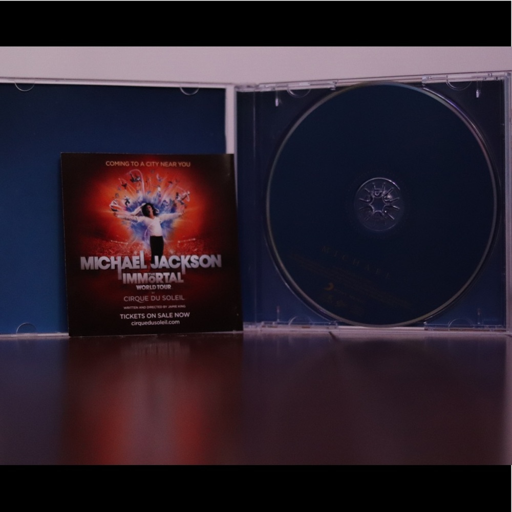 Michael Jackson CD - Picture 3 of 3